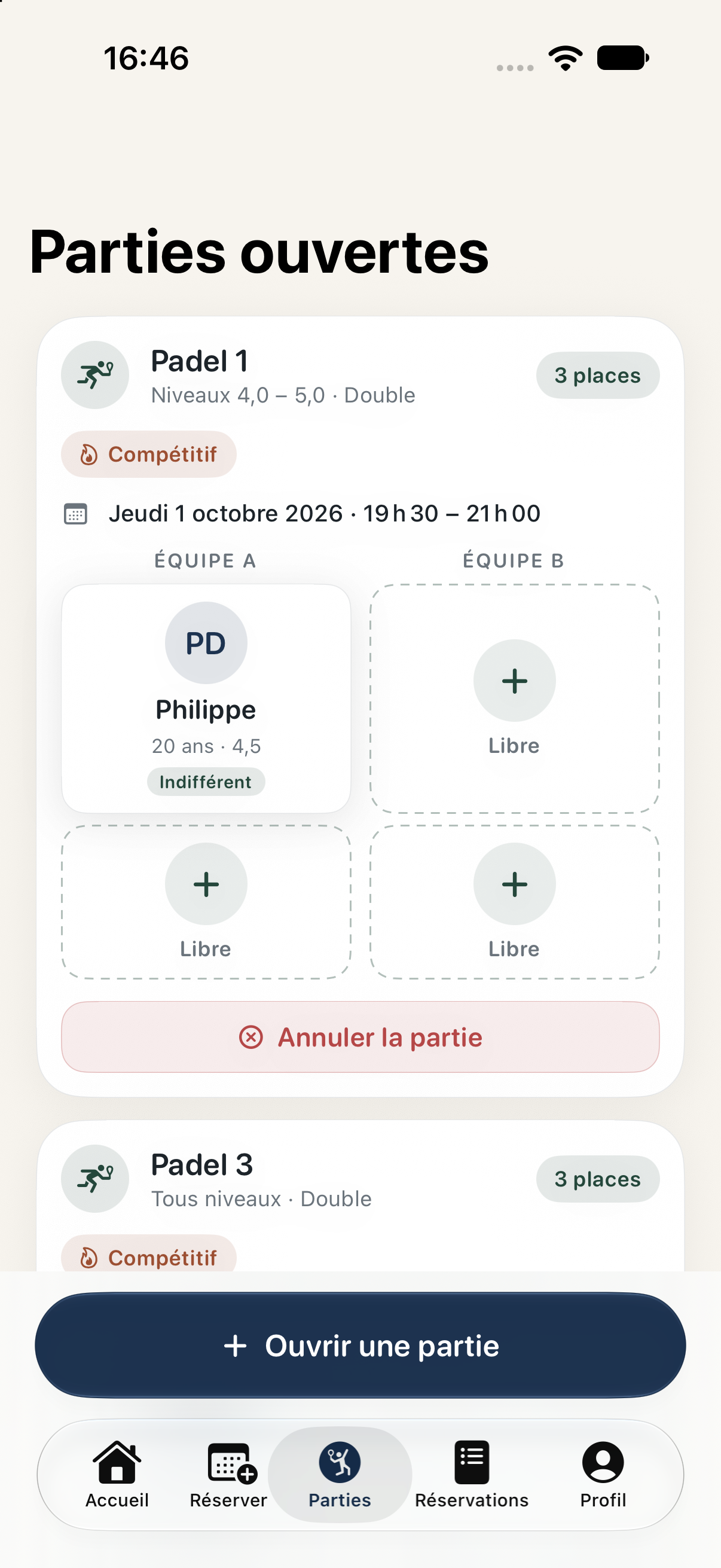 Parties ouvertes dans l'application iOS iClub : une partie de padel en double avec trois places libres.